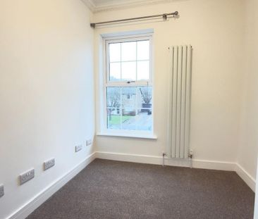 4 bedroom semi-detached house to rent - Photo 6