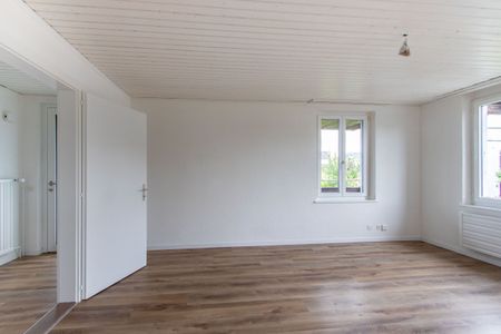 Beautiful 3-room apartment in Meyriez – on the 1st floor with a porch - Photo 5