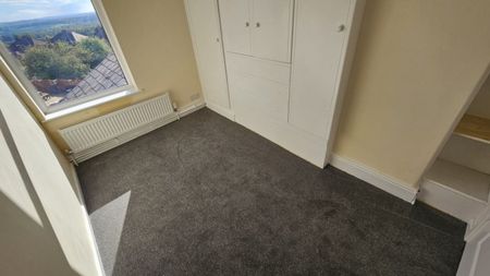 2 bed Terraced - To Let - Photo 4