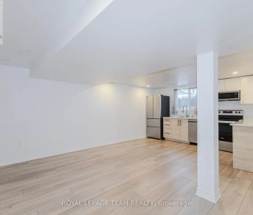 B - 37 BALLANTRAE WAY - Photo 2