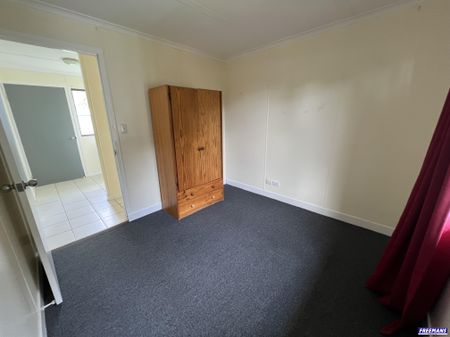 Unit in complex of 3 - Photo 2