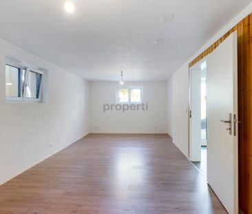 Charmante 2.5-Zimmer Wohnung in ruhigem Einfamilienhaus-Wohnquartier - Photo 2