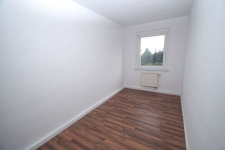4-Zimmer-Wohnung mit großer Küche und Badewanne, renoviert, ab sofort - Photo 4