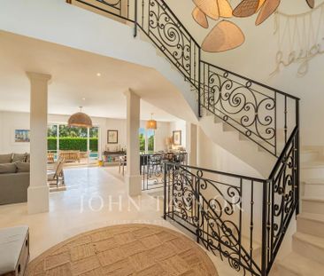 Maison à louer Mougins, Cote d'Azur, France16 500 EUR / Mois - Photo 2
