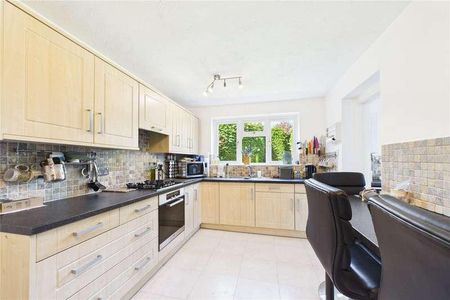 Grangely Close, Calcot, Reading, Berkshire, RG31 - Photo 2
