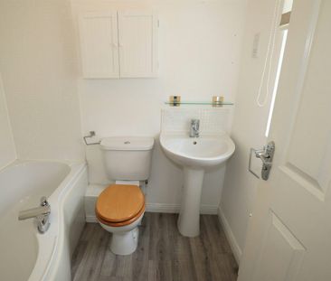 Warren Lane, Witham St Hughs, LN6 - Photo 5