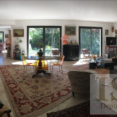 Tout savoir sur cette maison dans le quartier Grand Sud- Aix la Duranne, à Aix-en-Provence - Photo 1