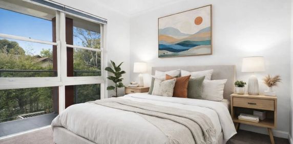 Refined Bayside Living in a Premier Brighton Setting - Photo 2