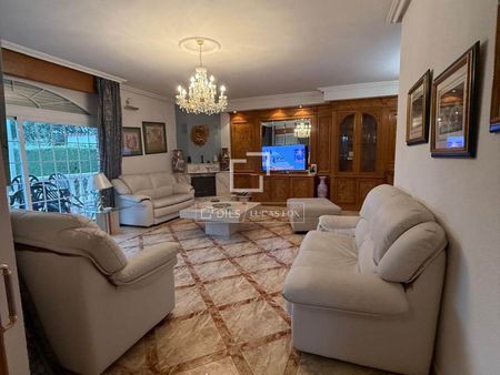 Excellent 4 Bedroom house / villa for rent in Villanueva de la Cañada, Madrid - Photo 5