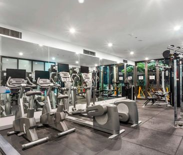 STUDIO ON ST KILDA BLVD - Photo 2