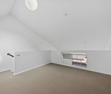 Quality Town House In Fantastic Location - Photo 2