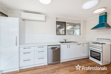 Fresh & Bright Craigie Home - Photo 5
