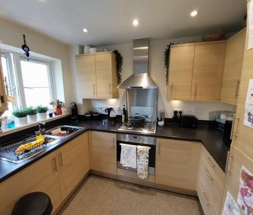 2 bedroom flat to rent - Photo 5