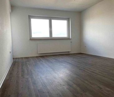 Neue Wohnung, neues Glück! Großzügige und sanierte 3-Zi.-Wohnung su... - Photo 2