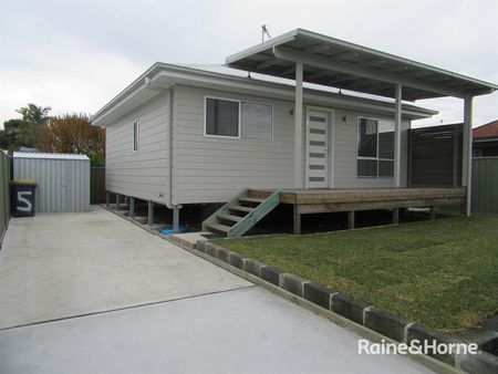 5 Apex Street, Belmont, NSW 2280 - Photo 5