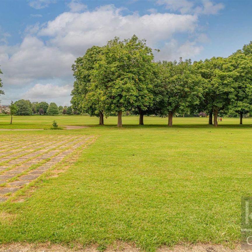 2 Bedroom Flat - Ground Floor To Let - Photo 1