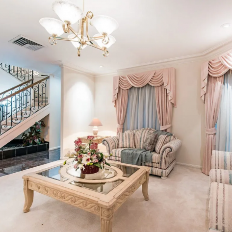 Executive Family Living in Prestigious Eight Mile Plains - Photo 1