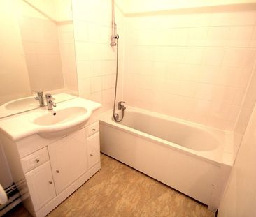 Location Appartement 4 pièces 80m² - Photo 3