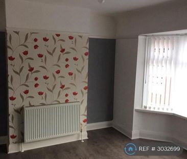 3 bedroom end of terrace house to rent - Photo 1