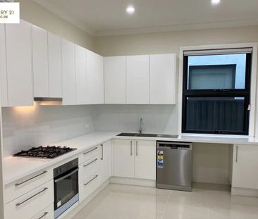 Modern 2 bedroom 2 bathroom - Photo 3