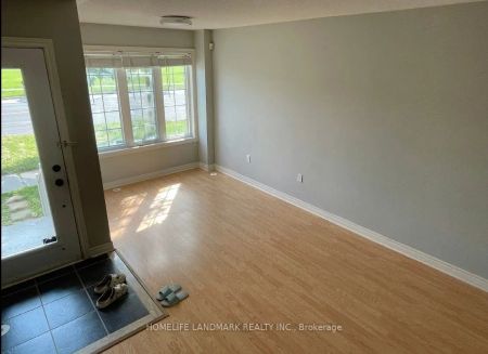 Condo Townhouse For Lease | N9249382 - Photo 5