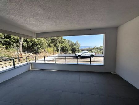 Location Appartement 4 pièces 89 m2 à Ajaccio - Photo 4