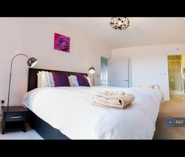 2 bedroom penthouse to rent - Photo 2