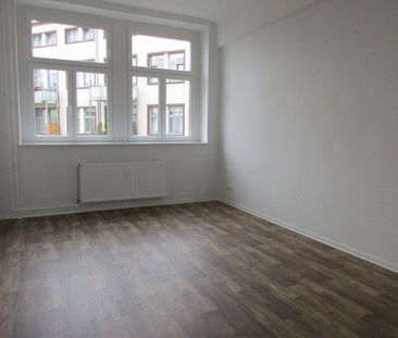 2-Zimmer-Wohnung mit Einbauküche! - Foto 1