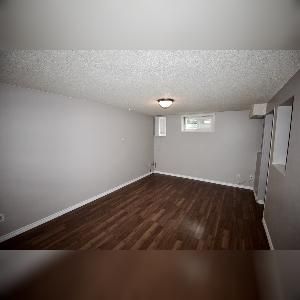3 Bed 1.5 Bath Townhouse For Rent Sherwood Park - Photo 2