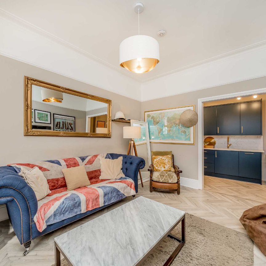 Prince Of Wales Drive, London, SW11, London - Photo 1
