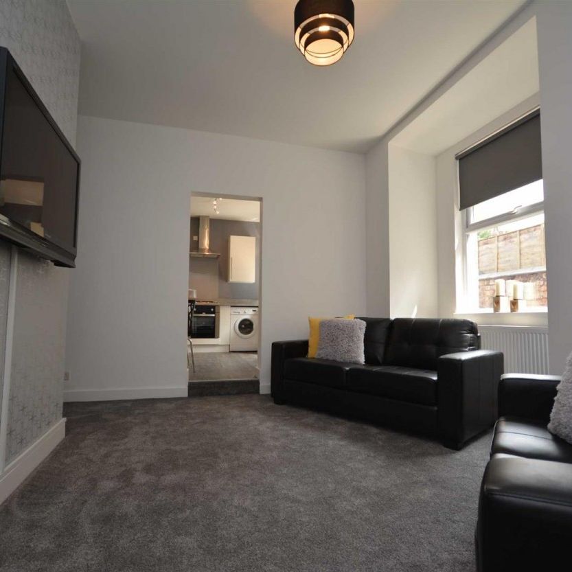 1 bed Room for Rent - Photo 1