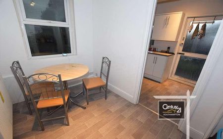 |ref: | Newcombe Road, Southampton, SO15 - Photo 2