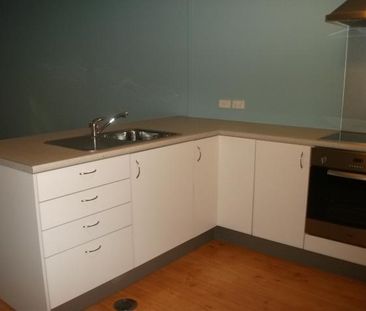 City Centre Studio Apartment - Secure and Great Location - Photo 4