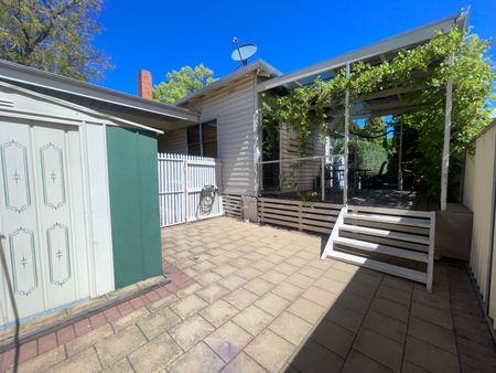 Cosy Character Cottage - Photo 2