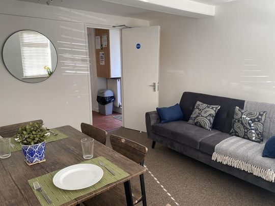 4 bedroom flat share to rent - Photo 1