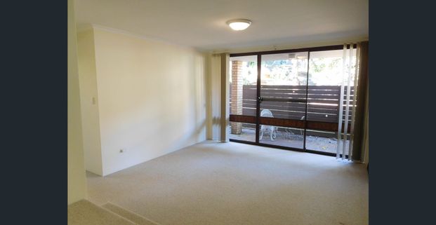 Spacious Unit with Courtyard - Photo 1