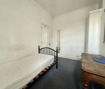 5 bedroom end of terrace house to rent - Photo 5