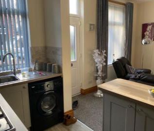 2 Bed Terraced House, Prospect Terrace, LS13 - Photo 3