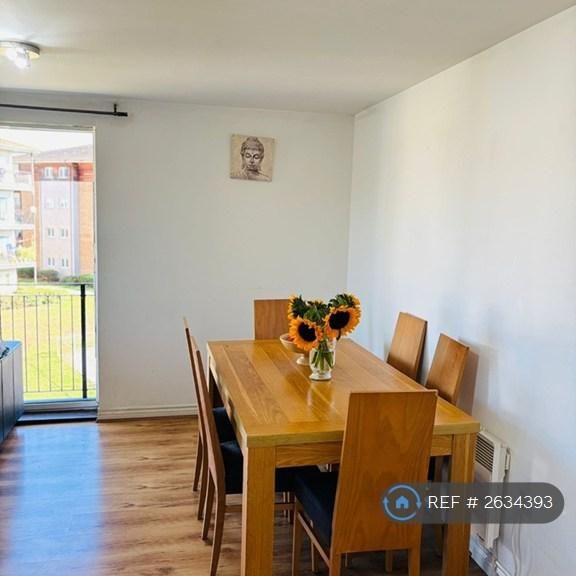 2 bedroom flat to rent - Photo 1