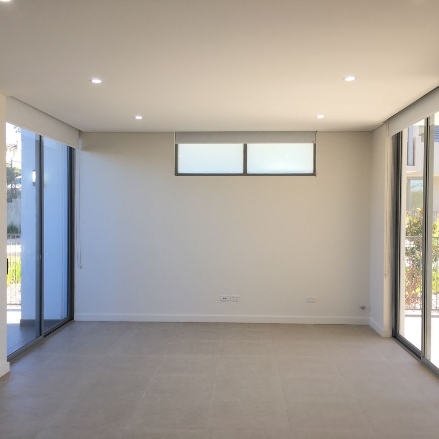 G02/2 Affleck Circuit Kellyville - Photo 1