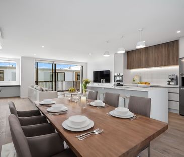 Modern & Spacious 3-Bedroom Townhouse with Balcony & Courtyard, Tau... - Photo 2