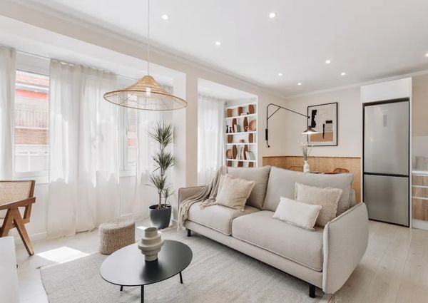 Carrer de Sant Màrius, Barcelona, Catalonia 08022