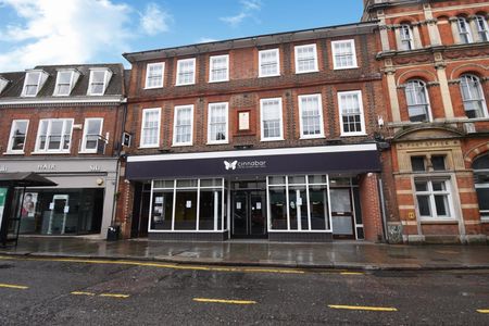 ROOM 9, Cinnabar Hotel, 88-89 Fore Street, SG14 - Photo 5