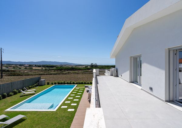 MORADIA T4 PRÓXIMO AO MAGOITO - SINTRA - SÃO JOÃO LAMPAS - CONDOMÍNIO FECHADO E VISTA MAR