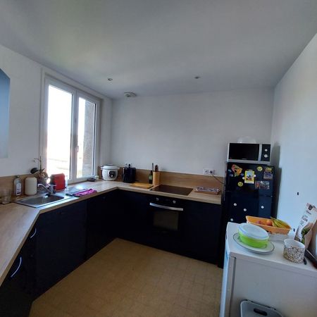 Location Appartement 3 pièces 73m² EU 76260 - Photo 3