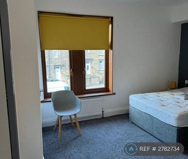 1 bedroom in a house share to rent - Photo 2