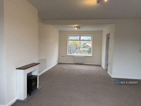 3 bedroom semi-detached house to rent - Photo 2