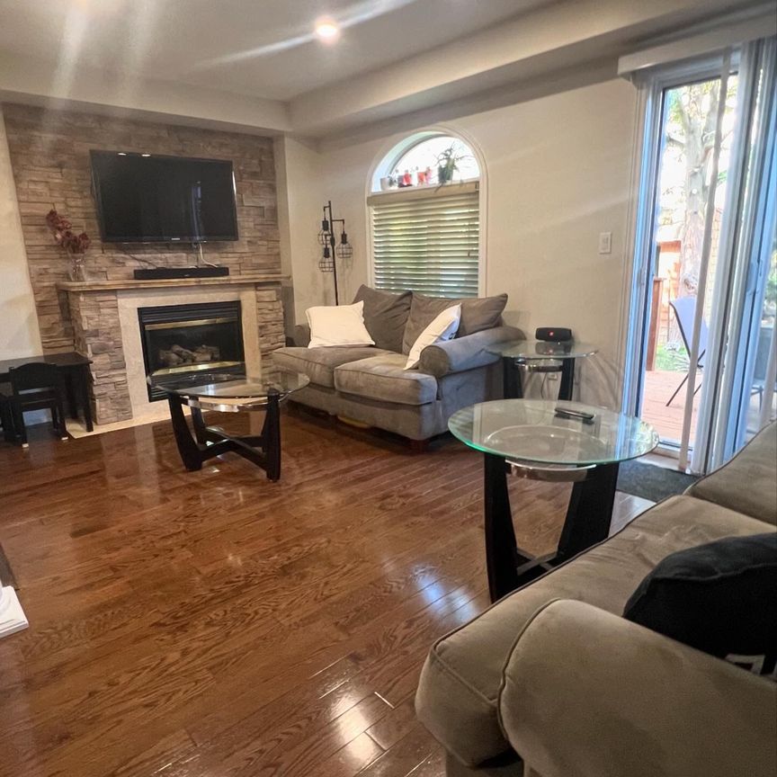 For Lease - 1129 Hickory Hollow Glen, Mississauga, Ontario - Photo 1