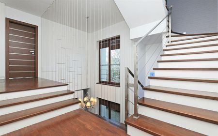 Rezydencja z basenem na Starym Wilanowie - Zdjęcie 3