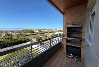 T2 na 1º linha da Praia da Barra com terraço vista mar!